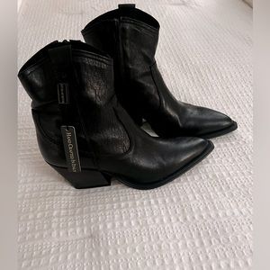SOLD * Western Boots 🖤 SOLD